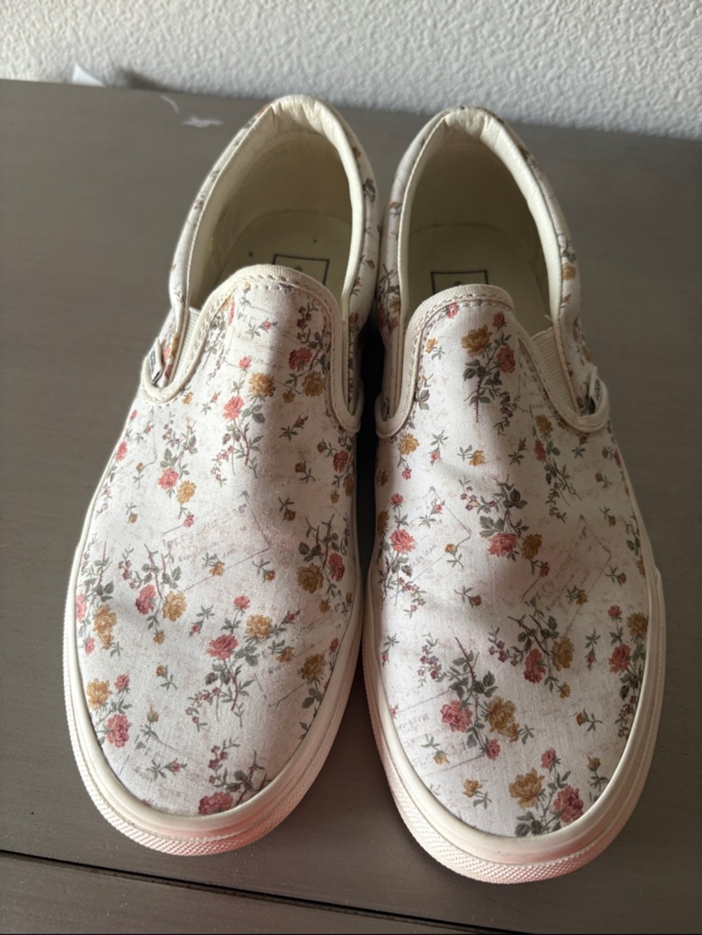 Vans White Floral Slip-On Shoes - Picture 2 of 5